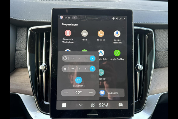 Volvo XC90 2.0 T8 Plug-in hybrid AWD Plus Dark 7-Persoons | Nieuwe Auto (1.000 km) | Vol Opties | Head-Up | Winterpakket | Harman & Kardon | Panoramadak | Memory Stoelen | Matrix-LED | 360 Camera | Rijklaar met Volledige Volvo Fabrieksgarantie