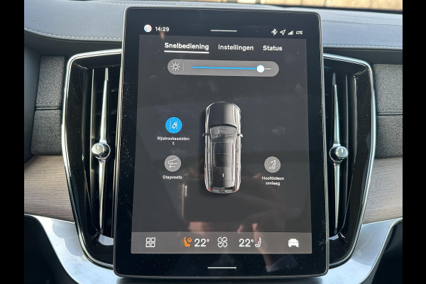 Volvo XC90 2.0 T8 Plug-in hybrid AWD Plus Dark 7-Persoons | Nieuwe Auto (1.000 km) | Vol Opties | Head-Up | Winterpakket | Harman & Kardon | Panoramadak | Memory Stoelen | Matrix-LED | 360 Camera | Rijklaar met Volledige Volvo Fabrieksgarantie