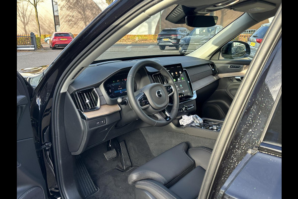 Volvo XC90 2.0 T8 Plug-in hybrid AWD Plus Dark 7-Persoons | Nieuwe Auto (1.000 km) | Vol Opties | Head-Up | Winterpakket | Harman & Kardon | Panoramadak | Memory Stoelen | Matrix-LED | 360 Camera | Rijklaar met Volledige Volvo Fabrieksgarantie