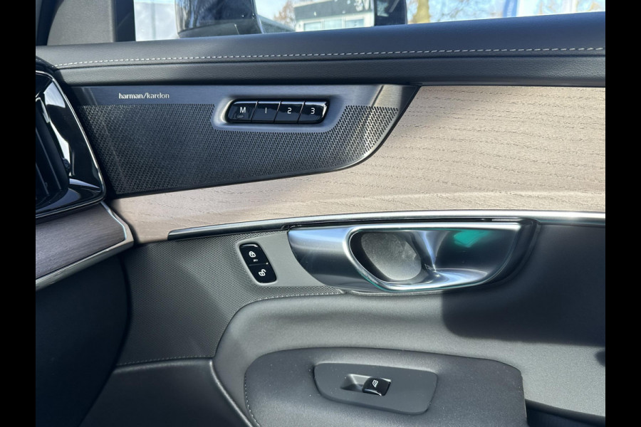 Volvo XC90 2.0 T8 Plug-in hybrid AWD Plus Dark 7-Persoons | Nieuwe Auto (1.000 km) | Vol Opties | Head-Up | Winterpakket | Harman & Kardon | Panoramadak | Memory Stoelen | Matrix-LED | 360 Camera | Rijklaar met Volledige Volvo Fabrieksgarantie