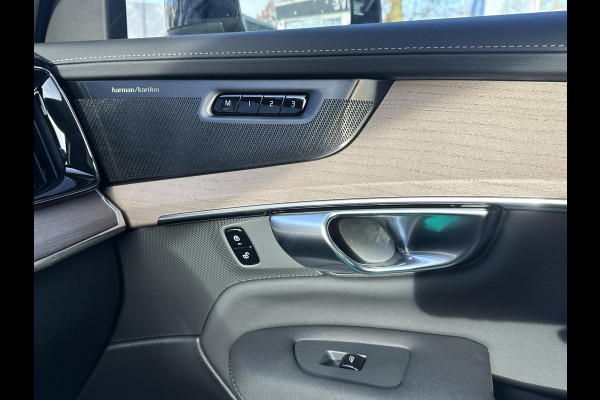 Volvo XC90 2.0 T8 Plug-in hybrid AWD Plus Dark 7-Persoons | Nieuwe Auto (1.000 km) | Vol Opties | Head-Up | Winterpakket | Harman & Kardon | Panoramadak | Memory Stoelen | Matrix-LED | 360 Camera | Rijklaar met Volledige Volvo Fabrieksgarantie
