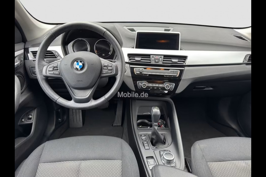 BMW X1 xDrive25e ** NAVI+, KEYLESS, STANDK, CAMERA, SPIEGELPACK, STOELVERW ** 1e EIG - UNFALLFREI - VOL. BMW ONDERH ** ** INFORMEER OOK NAAR ONZE AANTREKKELIJKE FINANCIAL-LEASE TARIEVEN **