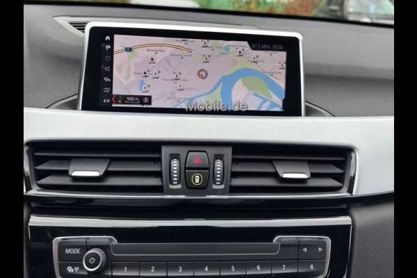 BMW X1 xDrive25e ** NAVI+, KEYLESS, STANDK, CAMERA, SPIEGELPACK, STOELVERW ** 1e EIG - UNFALLFREI - VOL. BMW ONDERH ** ** INFORMEER OOK NAAR ONZE AANTREKKELIJKE FINANCIAL-LEASE TARIEVEN **