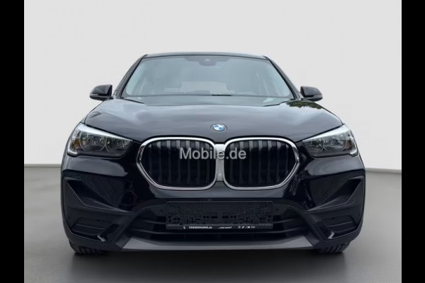 BMW X1 xDrive25e ** NAVI+, KEYLESS, STANDK, CAMERA, SPIEGELPACK, STOELVERW ** 1e EIG - UNFALLFREI - VOL. BMW ONDERH ** ** INFORMEER OOK NAAR ONZE AANTREKKELIJKE FINANCIAL-LEASE TARIEVEN **