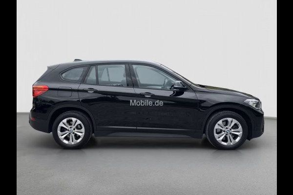 BMW X1 xDrive25e ** NAVI+, KEYLESS, STANDK, CAMERA, SPIEGELPACK, STOELVERW ** 1e EIG - UNFALLFREI - VOL. BMW ONDERH ** ** INFORMEER OOK NAAR ONZE AANTREKKELIJKE FINANCIAL-LEASE TARIEVEN **