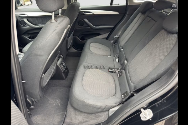 BMW X1 xDrive25e ** NAVI+, KEYLESS, STANDK, CAMERA, SPIEGELPACK, STOELVERW ** 1e EIG - UNFALLFREI - VOL. BMW ONDERH ** ** INFORMEER OOK NAAR ONZE AANTREKKELIJKE FINANCIAL-LEASE TARIEVEN **