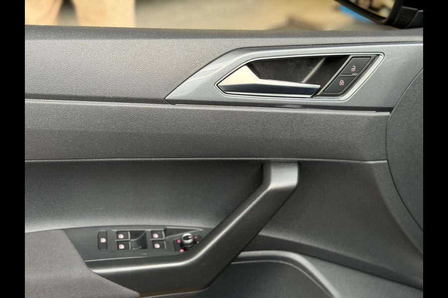 Volkswagen Polo 1.0 TSI Highline Business R 2018 NAVI NAP!