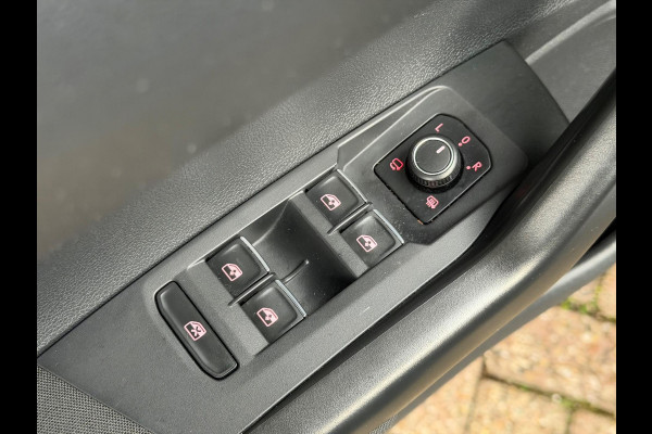 Volkswagen Polo 1.0 TSI Highline Business R 2018 NAVI NAP!