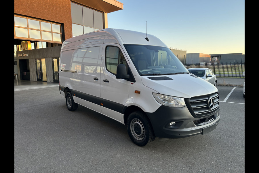 Mercedes-Benz Sprinter 317 CDI L2 H2 MBUX / 360 Camera / Navigatie / Cruise control / Airco / 270 Graden achterdeuren