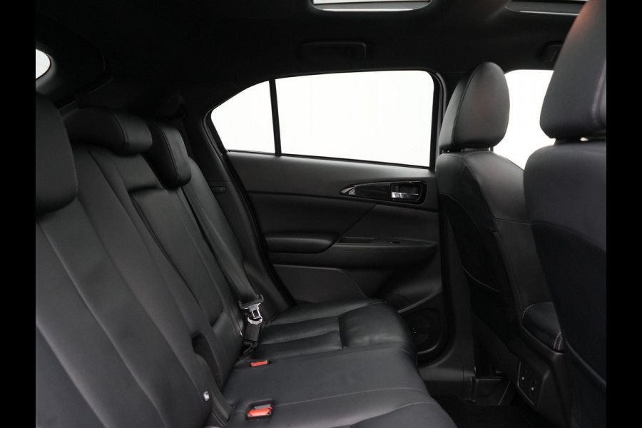 Mitsubishi Eclipse Cross 2.4 Instyle Plug In Hybrid 188pk Dealer O.H. | Trekhaak Afn. | Panodak | Head Up | Adaptive Cruise | 360 Camera | Lederen Sportstoelen & Stuur Verwarmd | Keyless | Blis |