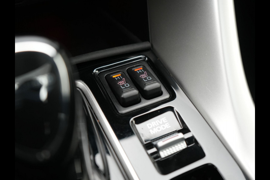 Mitsubishi Eclipse Cross 2.4 Instyle Plug In Hybrid 188pk Dealer O.H. | Trekhaak Afn. | Panodak | Head Up | Adaptive Cruise | 360 Camera | Lederen Sportstoelen & Stuur Verwarmd | Keyless | Blis |