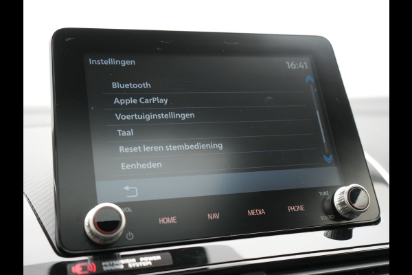 Mitsubishi Eclipse Cross 2.4 Instyle Plug In Hybrid 188pk Dealer O.H. | Trekhaak Afn. | Panodak | Head Up | Adaptive Cruise | 360 Camera | Lederen Sportstoelen & Stuur Verwarmd | Keyless | Blis |