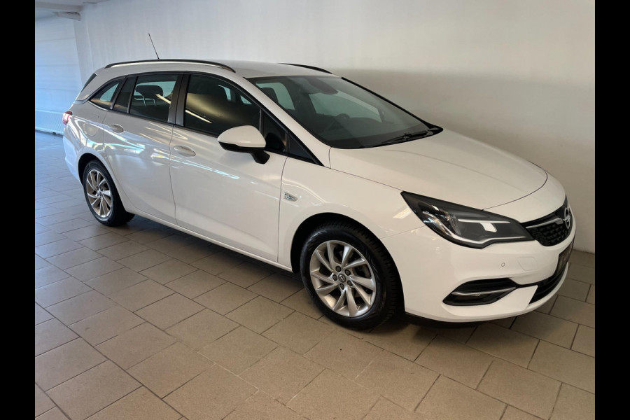Opel Astra Sports Tourer 1.2 Edition 110PK AIRCO CRUISE NAVI BLUETOOTH PDC CAMERA SPORTVELGEN TREKHAAK LAGE KM ZEER NETTE AUTO