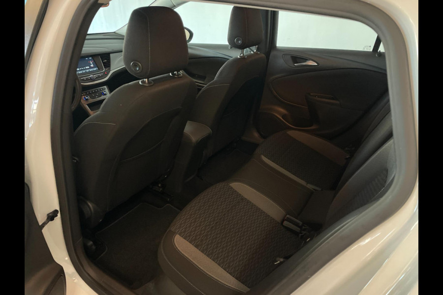 Opel Astra Sports Tourer 1.2 Edition 110PK AIRCO CRUISE NAVI BLUETOOTH PDC CAMERA SPORTVELGEN TREKHAAK LAGE KM ZEER NETTE AUTO