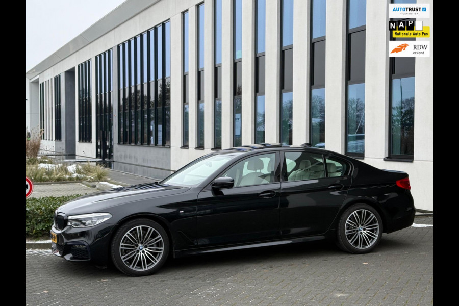 BMW 5 Serie 520i Automaat M sport pakket, vol leder, schuifdak, 1 e eigenaar, dealer onderhouden, NL auto met nap