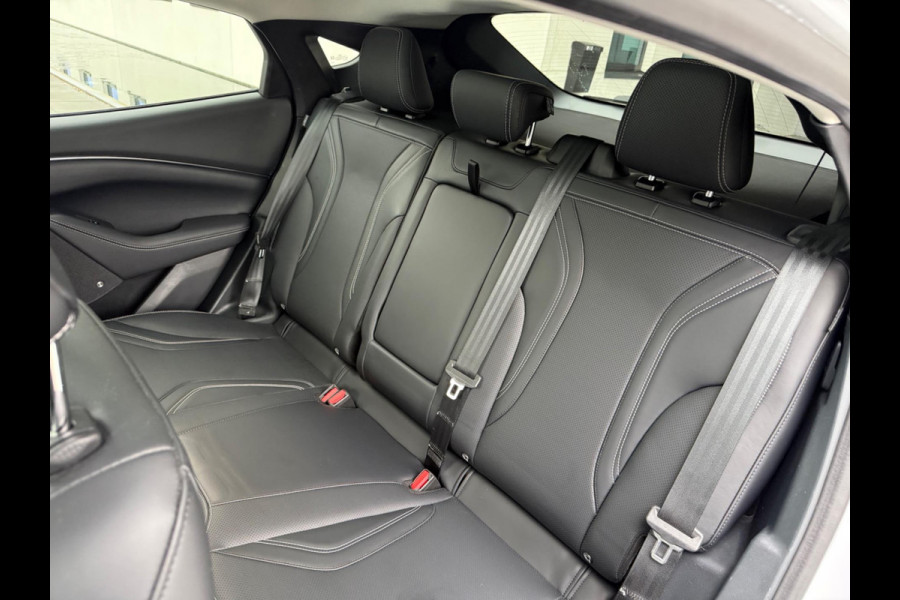 Ford Mustang Mach-E Extended 290 pk RWD 98 kWh, panoramadak, leder vele opties, parelmoer wit, 1 e eigenaar, NL auto met nap