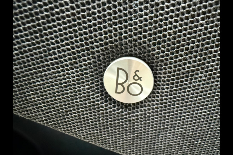 Ford Mustang Mach-E Extended 290 pk RWD 98 kWh, panoramadak, leder vele opties, parelmoer wit, 1 e eigenaar, NL auto met nap