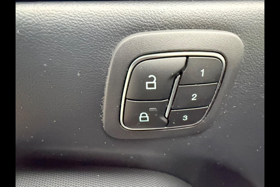 Ford Mustang Mach-E Extended 290 pk RWD 98 kWh, panoramadak, leder vele opties, parelmoer wit, 1 e eigenaar, NL auto met nap