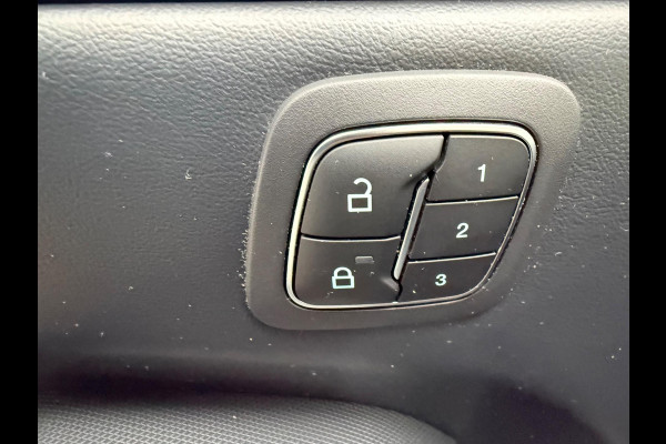 Ford Mustang Mach-E Extended 290 pk RWD 98 kWh, panoramadak, leder vele opties, parelmoer wit, 1 e eigenaar, NL auto met nap