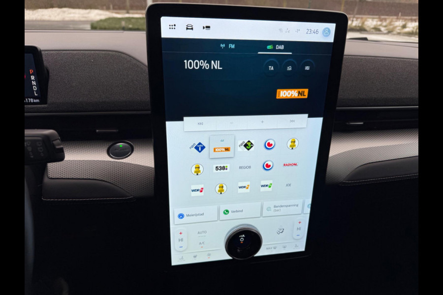 Ford Mustang Mach-E Extended 290 pk RWD 98 kWh, panoramadak, leder vele opties, parelmoer wit, 1 e eigenaar, NL auto met nap