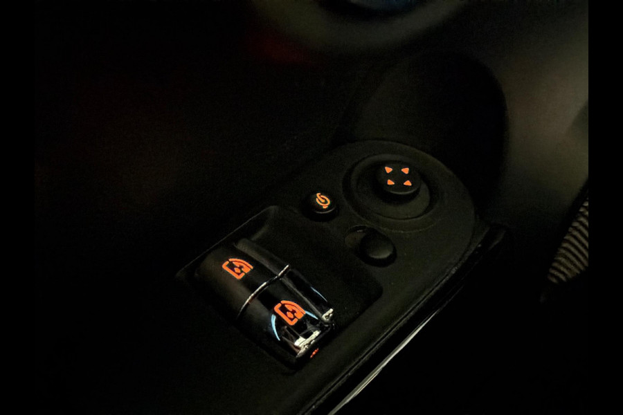 MINI Mini Electric Camden Plus Edition 33 kWh | Pano | Keyless | Camera | Sfeerverlichting