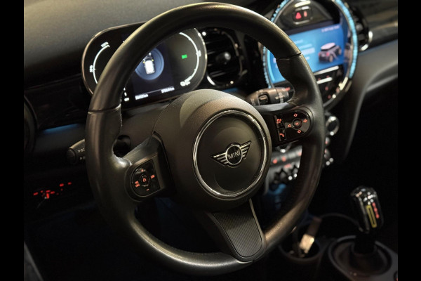 MINI Mini Electric Camden Plus Edition 33 kWh | Pano | Keyless | Camera | Sfeerverlichting