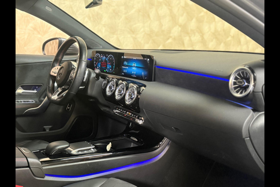 Mercedes-Benz A-Klasse 250 e Business Solution AMG Limited | Pano | Keyless | Sfeerverlichting | DAB