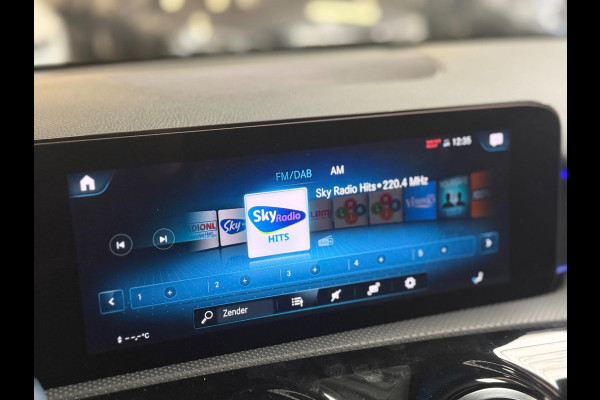 Mercedes-Benz A-Klasse 250 e Business Solution AMG Limited | Pano | Keyless | Sfeerverlichting | DAB