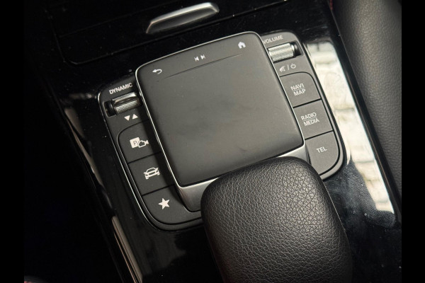 Mercedes-Benz A-Klasse 250 e Business Solution AMG Limited | Pano | Keyless | Sfeerverlichting | DAB