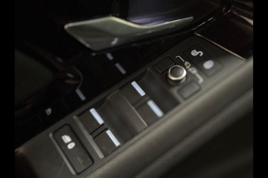 Land Rover Range Rover Evoque 2.0 P200 AWD R-Dynamic HSE | Pano | Leer | Stoel-/Stuur-verwarming | Camera | Carplay