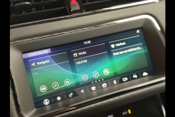 Land Rover Range Rover Evoque 2.0 P200 AWD R-Dynamic HSE | Pano | Leer | Stoel-/Stuur-verwarming | Camera | Carplay