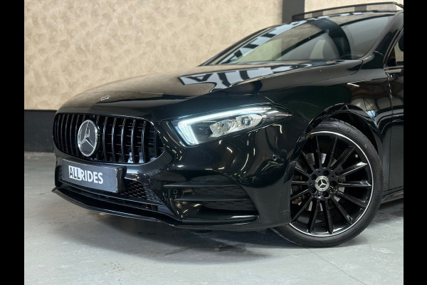 Mercedes-Benz A-Klasse 200 Business Solution AMG | Pano | 19 inch | Camera | Sfeerverlichting | Burmester