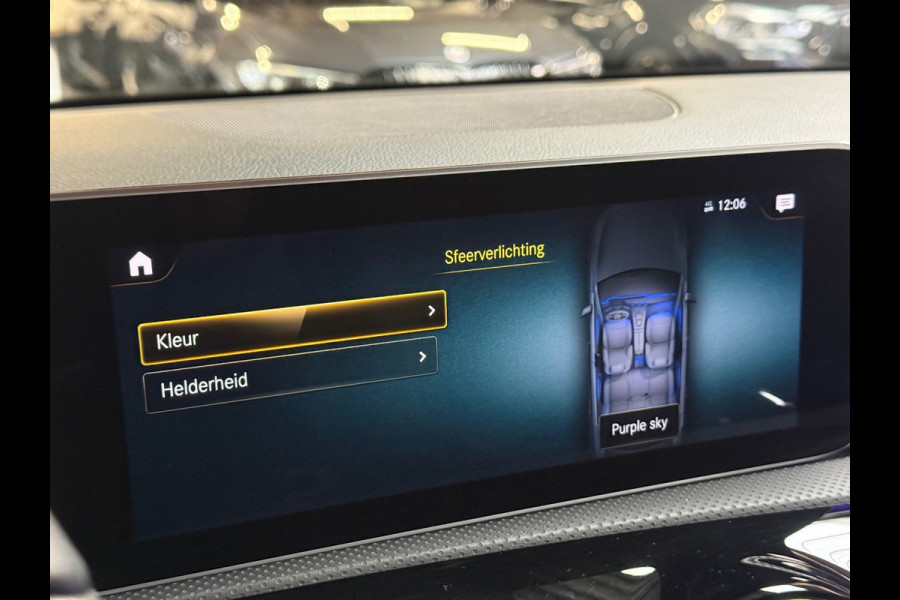 Mercedes-Benz A-Klasse 200 Business Solution AMG | Pano | 19 inch | Camera | Sfeerverlichting | Burmester