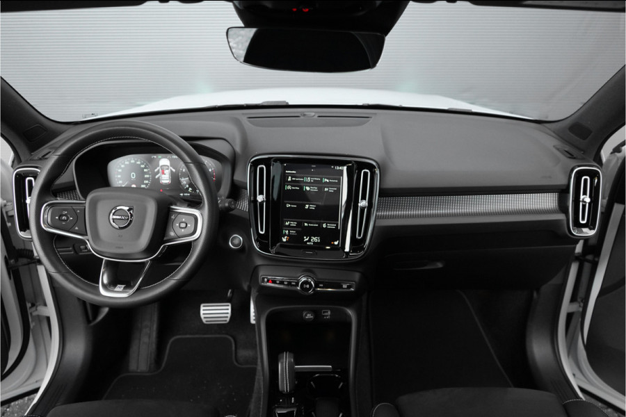 Volvo XC40 1.5 T3 R-Design Automaat Pano Camera Trekhaak