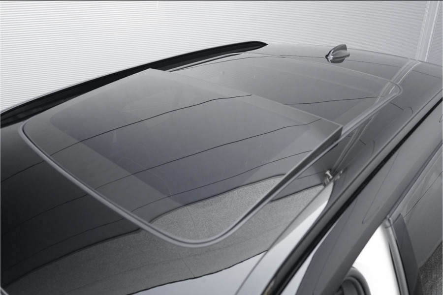 Volvo XC40 1.5 T3 R-Design Automaat Pano Camera Trekhaak