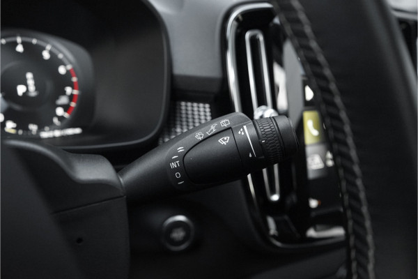 Volvo XC40 1.5 T3 R-Design Automaat Pano Camera Trekhaak
