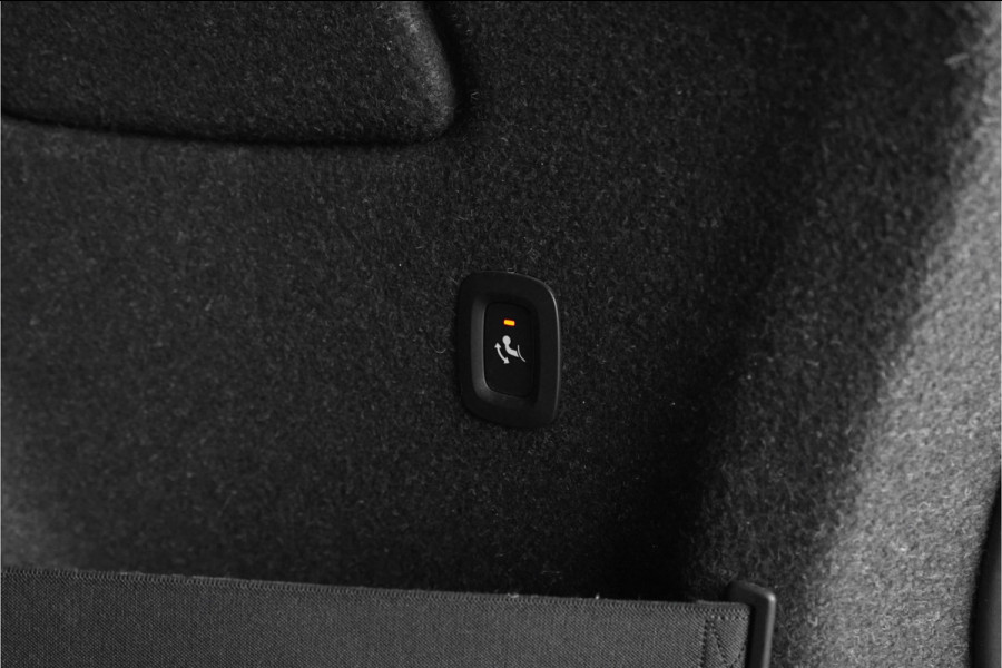 Volvo XC40 1.5 T3 R-Design Automaat Pano Camera Trekhaak