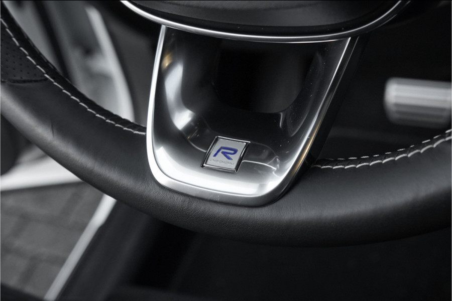 Volvo XC40 1.5 T3 R-Design Automaat Pano Camera Trekhaak