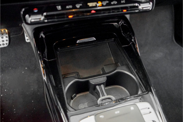 Mercedes-Benz A-Klasse AMG 35 4MATIC Limousine Night Burmester HUD Stoelverw