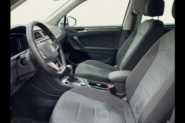 Volkswagen Tiguan 1.5 TSI Life Business 150pk DSG| el. Trekhaak| verwarmde voorruit+stoelen| LM-velgen| Camera