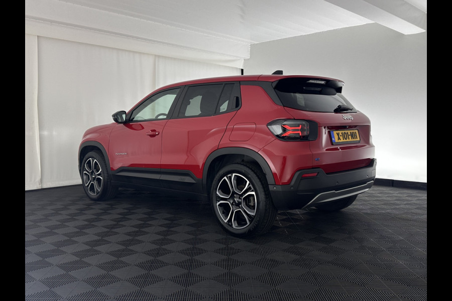 Jeep Avenger Summit 54 kWh [ 3-Fase ] {SOH-95%} (INCL-BTW) *LEATHER-MICROFIBRE | FULL-LED | ADAPTIVE-CRUISE | BLIND-SPOT | CAMERA | DIGI-COCKPIT | NAVI-FULLMAP | HEATED-COMFORTSEATS | ECC | CCS-FASTLOADER |  PDC | CARPLAY | CRUISE | 18''AL