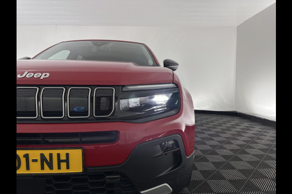 Jeep Avenger Summit 54 kWh [ 3-Fase ] {SOH-95%} (INCL-BTW) *LEATHER-MICROFIBRE | FULL-LED | ADAPTIVE-CRUISE | BLIND-SPOT | CAMERA | DIGI-COCKPIT | NAVI-FULLMAP | HEATED-COMFORTSEATS | ECC | CCS-FASTLOADER |  PDC | CARPLAY | CRUISE | 18''AL