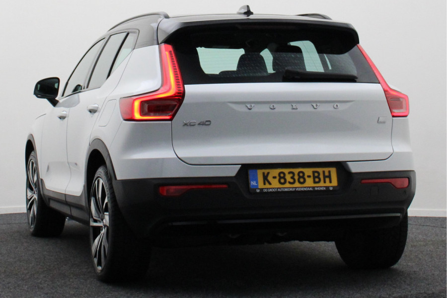Volvo XC40 Recharge P8 AWD R-Design Two-Tone, Panoramadak, Apple Carplay, Pilot Assist, Trekhaak, 20"