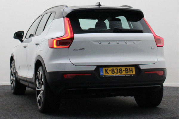 Volvo XC40 Recharge P8 AWD R-Design Two-Tone, Panoramadak, Apple Carplay, Pilot Assist, Trekhaak, 20"