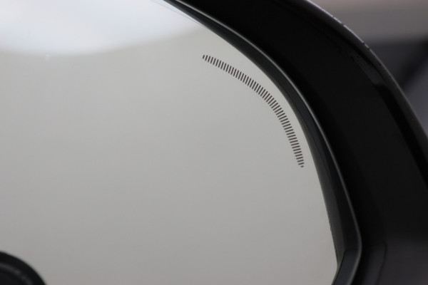 Volvo XC40 Recharge P8 AWD R-Design Two-Tone, Panoramadak, Apple Carplay, Pilot Assist, Trekhaak, 20"