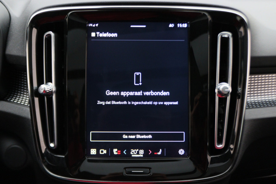 Volvo XC40 Recharge P8 AWD R-Design Two-Tone, Panoramadak, Apple Carplay, Pilot Assist, Trekhaak, 20"