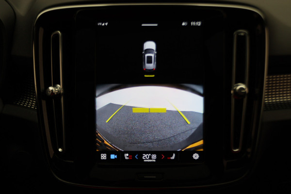 Volvo XC40 Recharge P8 AWD R-Design Two-Tone, Panoramadak, Apple Carplay, Pilot Assist, Trekhaak, 20"