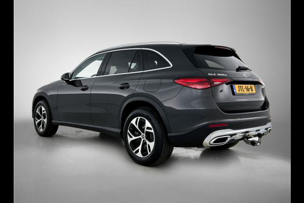 Mercedes-Benz GLC 300 e 4MATIC Plug-In Hybride Trekhaak | Rijassistentiepakket plus | Parkeerpakket met 360°-camera | Memory Voorstoelen | Stoel en Stuurverwarming. Inclusief 24 maanden MB Certified garantie voor Europa.