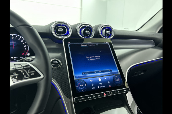 Mercedes-Benz GLC 300 e 4MATIC Plug-In Hybride Trekhaak | Rijassistentiepakket plus | Parkeerpakket met 360°-camera | Memory Voorstoelen | Stoel en Stuurverwarming. Inclusief 24 maanden MB Certified garantie voor Europa.