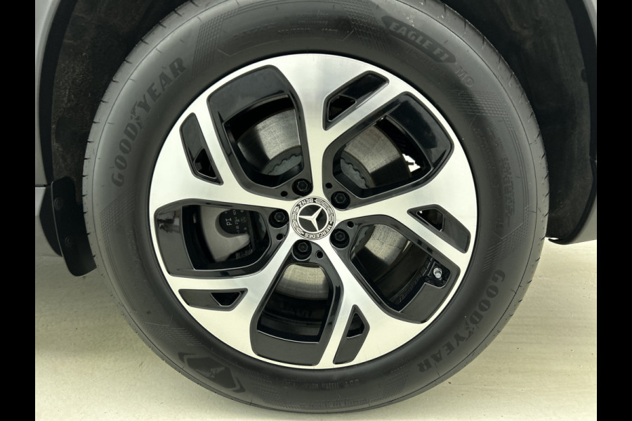 Mercedes-Benz GLC 300 e 4MATIC Plug-In Hybride Trekhaak | Rijassistentiepakket plus | Parkeerpakket met 360°-camera | Memory Voorstoelen | Stoel en Stuurverwarming. Inclusief 24 maanden MB Certified garantie voor Europa.